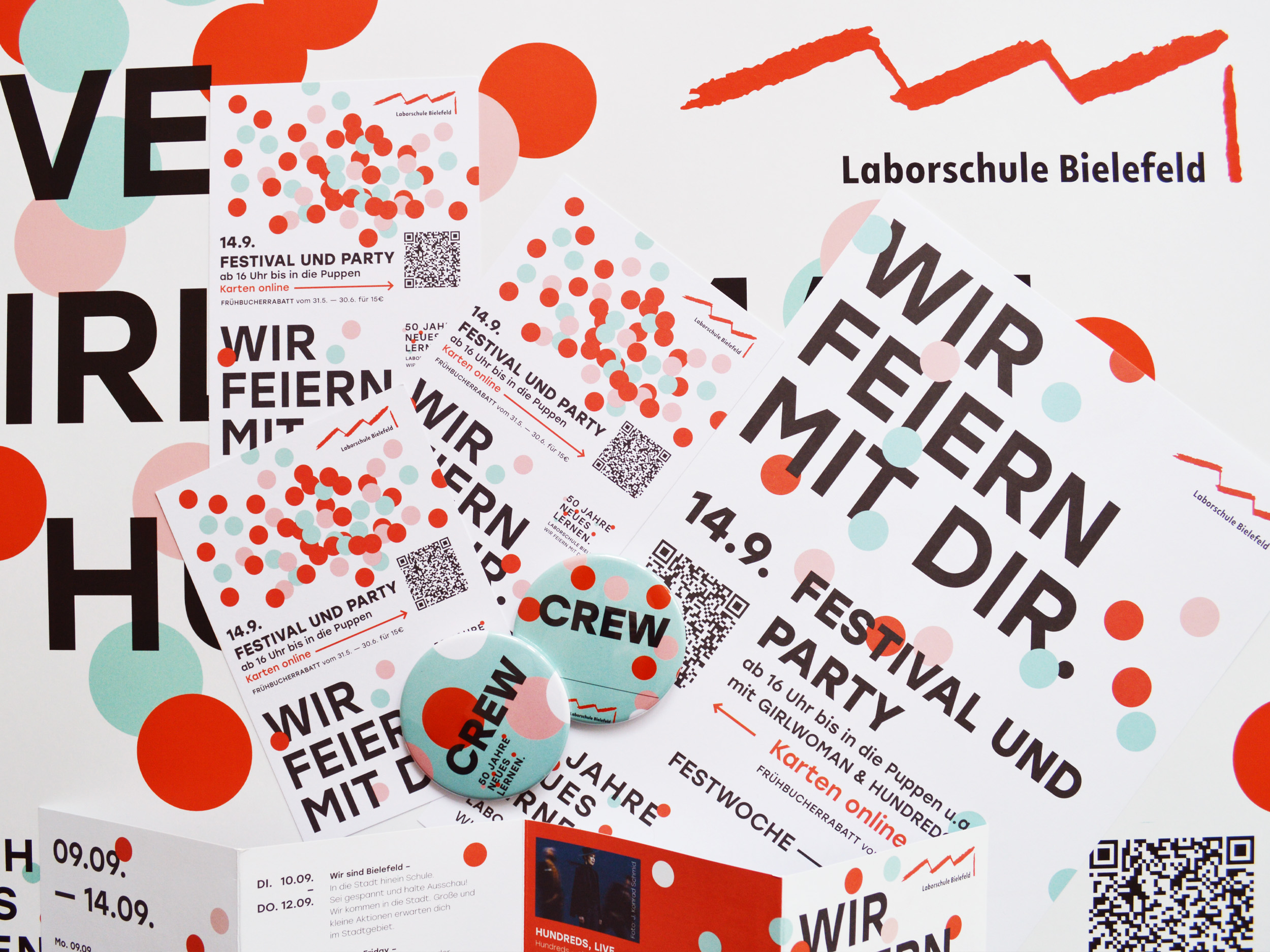 Poster, Flyer und Pins